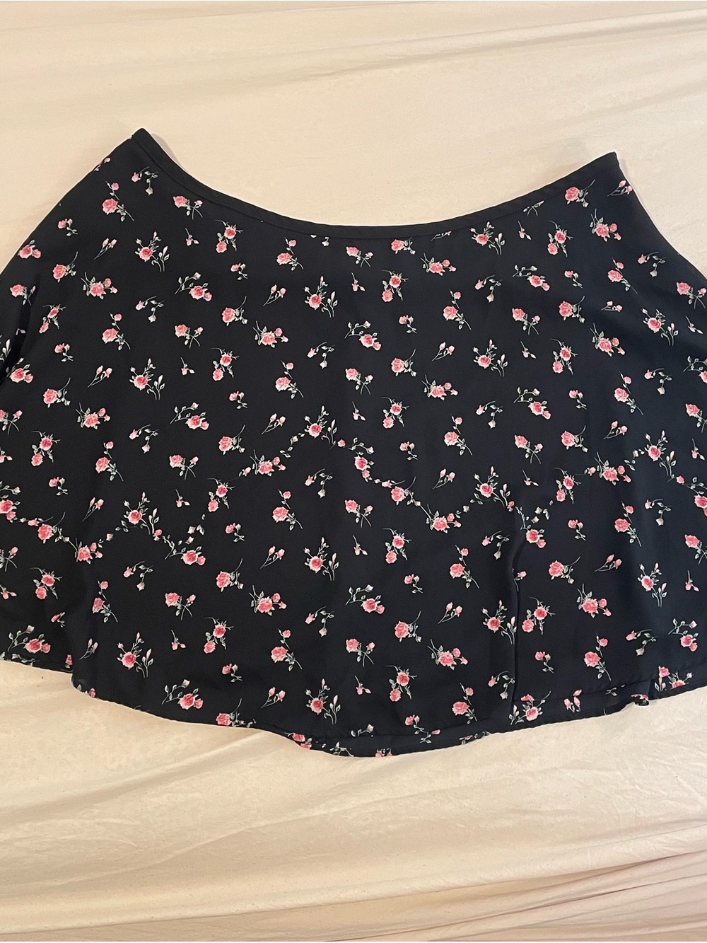 Forever 21+ (Plus Size) Floral Black Skater Skirt
